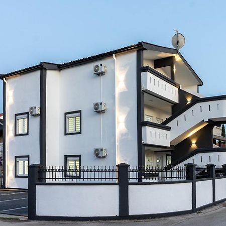 Apart-Hotel Prestige Ulcinj Kültér fotó